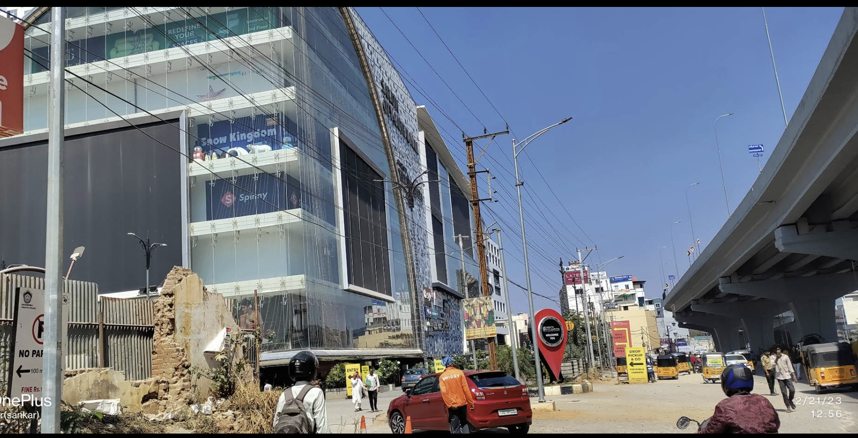 Autos waiting outside AMB Mall, Hyderabad